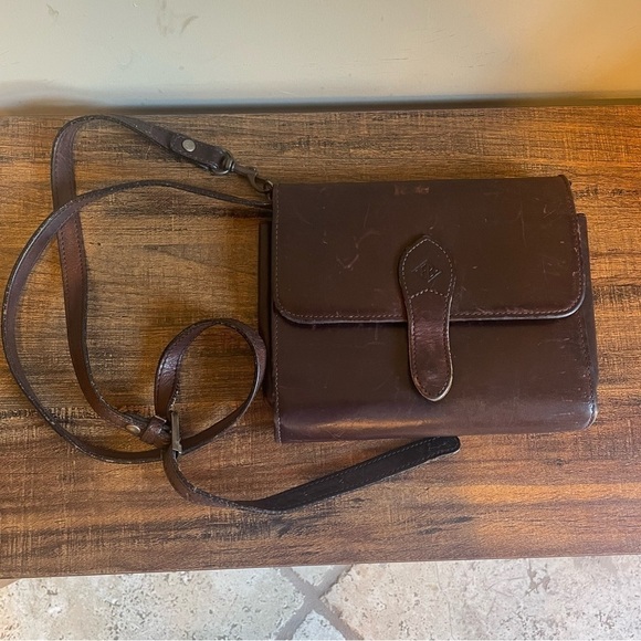 vintage Handbags - Vintage Dark Brown Leather Tri Fold Crossbody Wallet